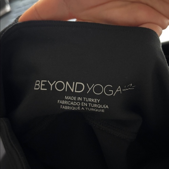 Beyond Yoga POWERBEYOND™ Strive Midi Legging 2.0 - Picture 5 of 10